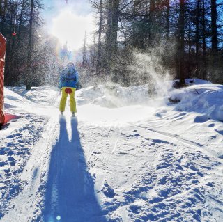 Me_button_lift_wind_blowing_jan_2019