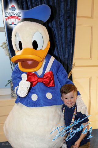 Ethan_and_donald_duck_disney_land_paris_oct_2019