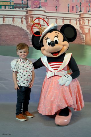 Ethan_and_minnie_wednesday_disneyland_paris_oct_2018