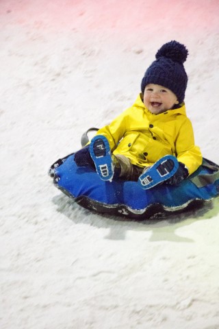 Ethan_tubing_tamwoth_snowdome_snow_play_october_2017