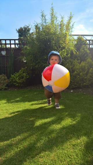 Ethan_with_the_beach_ball_june_2017