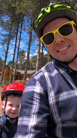 Ethan_and_i_bike_selfie_centre_parcs_aug_2018