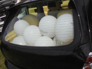 Ballons_in_my_car_at_pvs_2006