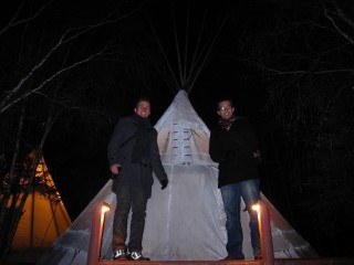 Ben_and_i_aurora_village_yellowknife_canada_2011