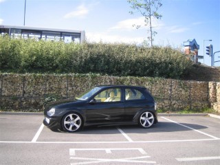 Car_at_bandq