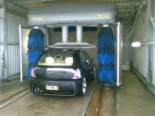 Car_in_car_wash