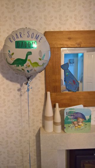 Card_and_baloon_fathers_day_june_2019