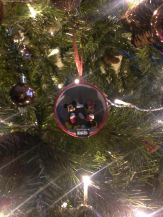 Disney_bauble_christmas_tree_2013