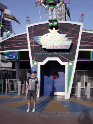 Disney_land_paris_oct_2013_day_2_me_buzz_lightyear