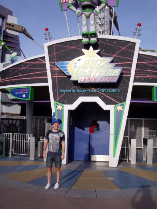 Disney_land_paris_oct_2013_day_2_me_buzz_lightyear