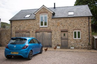 Dorset_may_2015_coachhouse_and_car