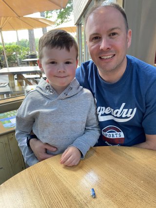 Ethan_and_i_dinner_hucks_friday_center_parcs_may_2022