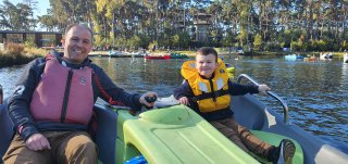 Ethan_and_i_electric_boat_tuesday_center_parcs_oct_2022