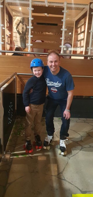 Ethan_and_i_roller_skating_saturday_center_parcs_march_2024