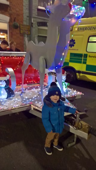 Ethan_and_sleigh_broughton_astley_lights_switch_on_dec_2018