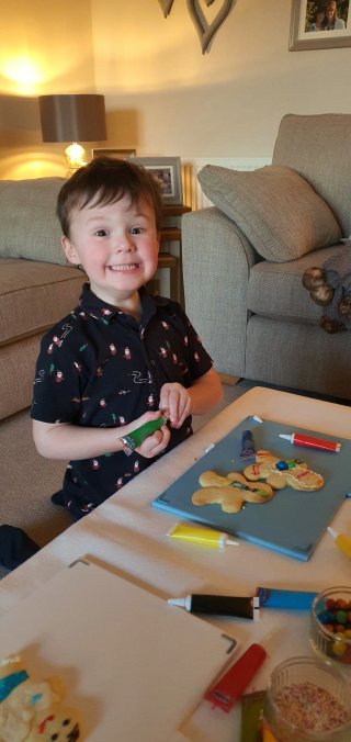 Ethan_decorating_vanilla_men_dec_2020