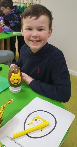 Ethan_egg_decorating_saturday_center_parcs_march_2024