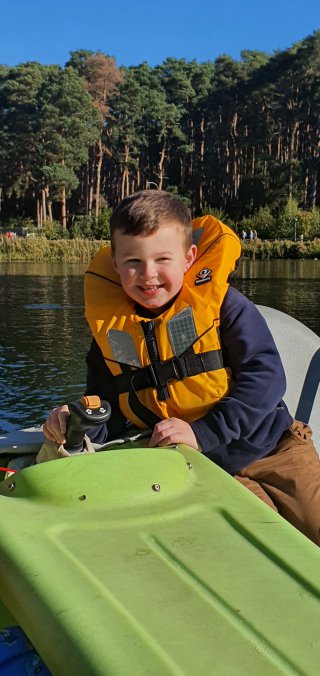 Ethan_electric_boat_tuesday_center_parcs_oct_2022
