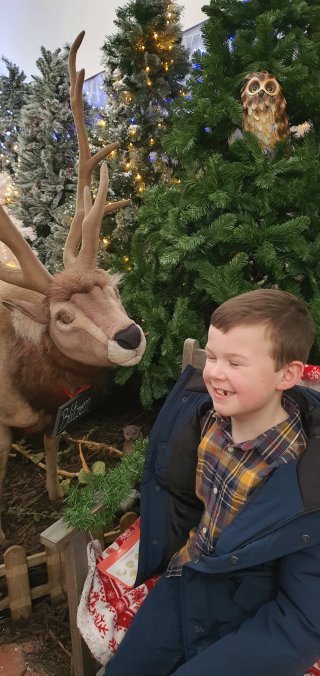 Ethan_reindeer_meeting_santa_dec_2023