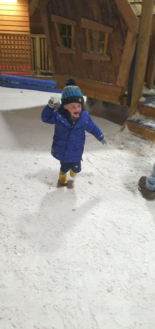 Ethan_snow_ball_tamworth_snow_dome_jan_2020