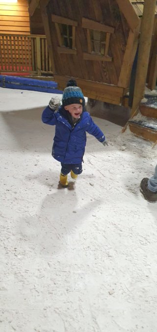 Ethan Snow Ball Tamworth Snow Dome Jan 2020