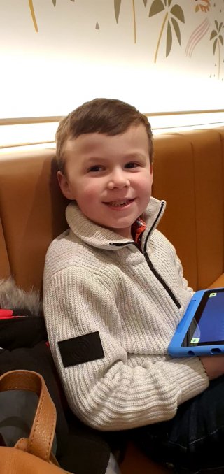 Ethan_tablet_center_parcs_mon_dec_2021