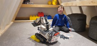 Ethan Testing Bag 5 Complete Lego Liebherr Digger Nov 2021