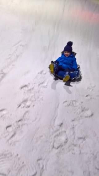 Ethan_tubing_snow_play_tamworth_snow_dome_oct_2018