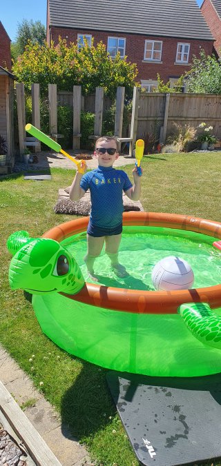 Ethan_turtle_paddling_pool_july_2022