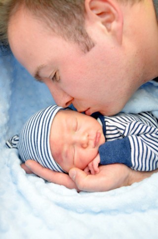 Ethans_hospital_photoshoot_me_kissing_november_2015
