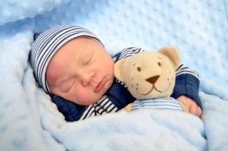 Ethans_hospital_photoshoot_with_bear_november_2015