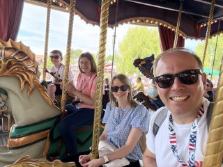 Family_carousel_thursday_disney_paris_may_2025