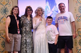Family_elsa_frozen_day_8_disney_world_july_2024