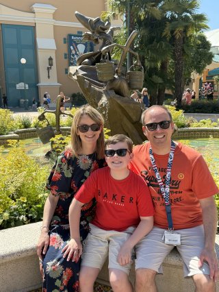 Family_fountain_friday_disney_paris_may_2025