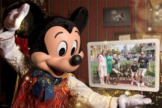 Family_magic_statue_day_11_disney_world_july_2024