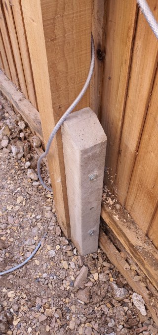 Finished_concrete_fence_posts_sept_2020