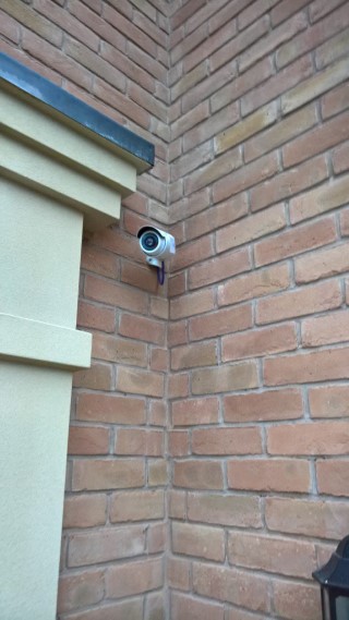 Garage_lighting_and_security_ubiquiti_door_camera_jan_2016
