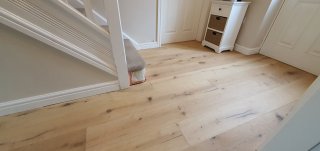 Landing_distressed_oak_flooring_aug_2023