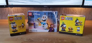 Lego_effect_leaving_presents_april_2020