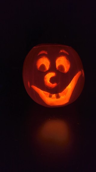 Lit_pumpkin_carving_october_2017