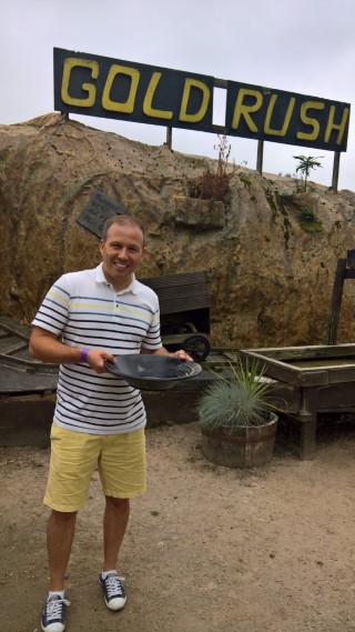 Me_gold_panning_hatton_country_world_july_2017