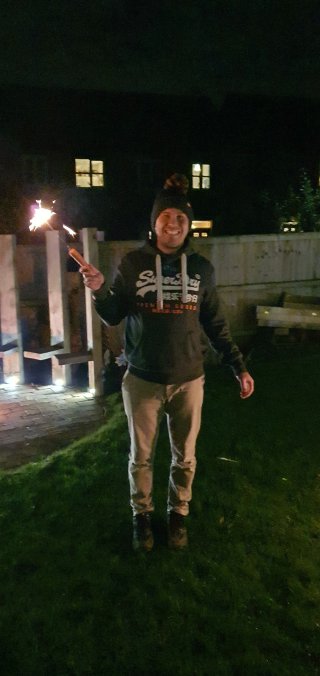 Me_sparkler_bonfire_night_nov_2020