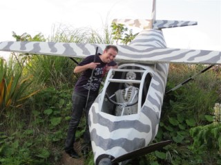 Me_with_plane_crazy_golf_aug_2011