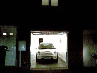 Mini_in_garage_phone