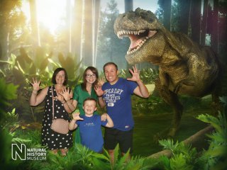 National_history_museum_dinosaur_sunday_london_aug_2022