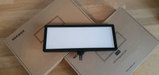 Neewer_t120_office_studio_lights_june_2020
