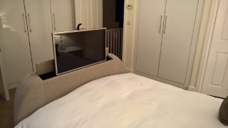 New_tv_bed_screen_out