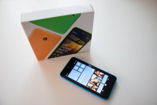 Nokia_lumia_635_may_2015_box_and_phone