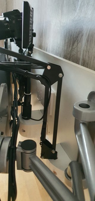Painted_mounts_office_studio_lights_june_2020