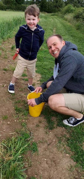 Picking_stones_walking_in_the_fields_june_2020